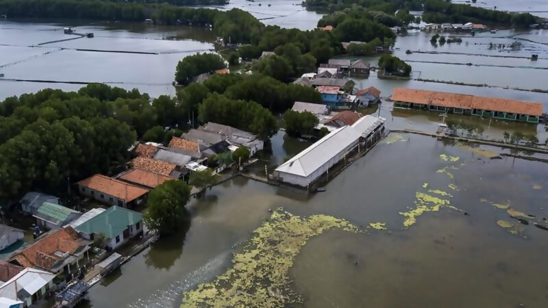 dampak perubahan iklim terhadap frekuensi banjir rob
